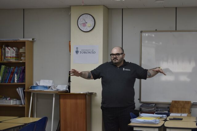 On Saturday, a representative from the University of Toronto hosted a ‘Leadership Education and Academic Preparation Workshop here at KKFS😁📚💪
Students learned what it takes to be a strong leader, different types of leadership, team building and problem solving. The session was insightful and impactful, turning students passions into action!
