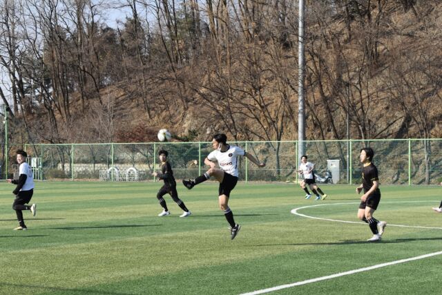 some action from our recent varsity soccer games⚽️😁✨🦅👏🏅
Merlins have been working hard and it shows. Five games down, with one undefeated team, our 2025 season is looking promising😍

KEEP UP THE EXCELLENT WORK MERLINS!!!