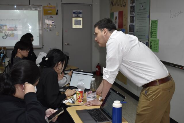 today our G8-12 students took part in Course Selection Day🧠🧐✨🦅
Teachers hosted info sessions to help students better plan their future steps and our college counselor Mr D briefed underclassmen of graduation requirements as well as hosting a ‘life learning’ session for seniors! 🧺🍳
Finally, Principal Barg presented our award winning students with their medals, trophies and certificates. It truly was an insightful day!