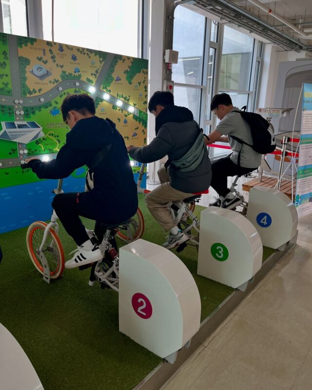 Exploring the future of sustainability!🌎✨ Our MS Merlins had an inspiring visit to the Seoul Dream Energy Centre, diving into the world of renewable energy and innovation systems. Lets power up for a greener tomorrow Merlin’s💪⚡️
